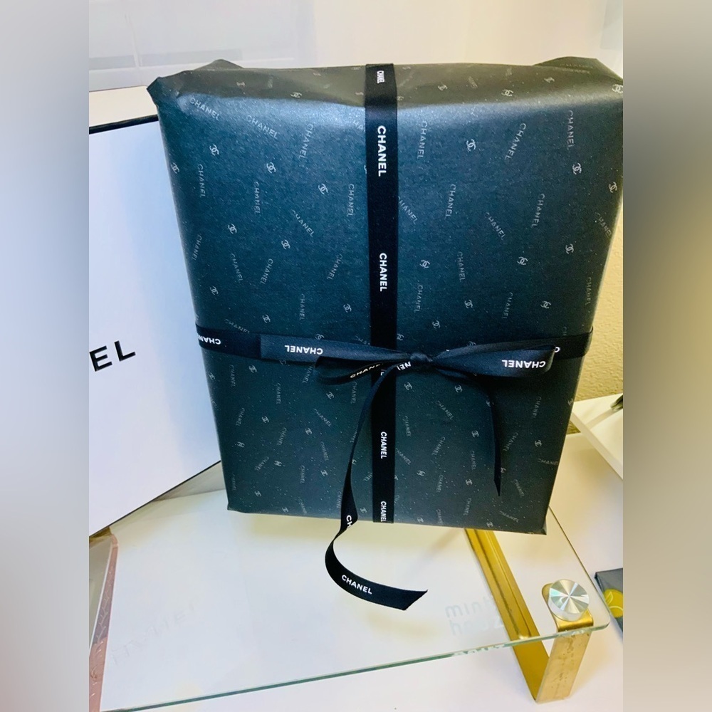 Chanel Ribbon & Gift wrapping paper 18”wide - Vintage Authentic brand new 🎁 - Picture 10 of 10
